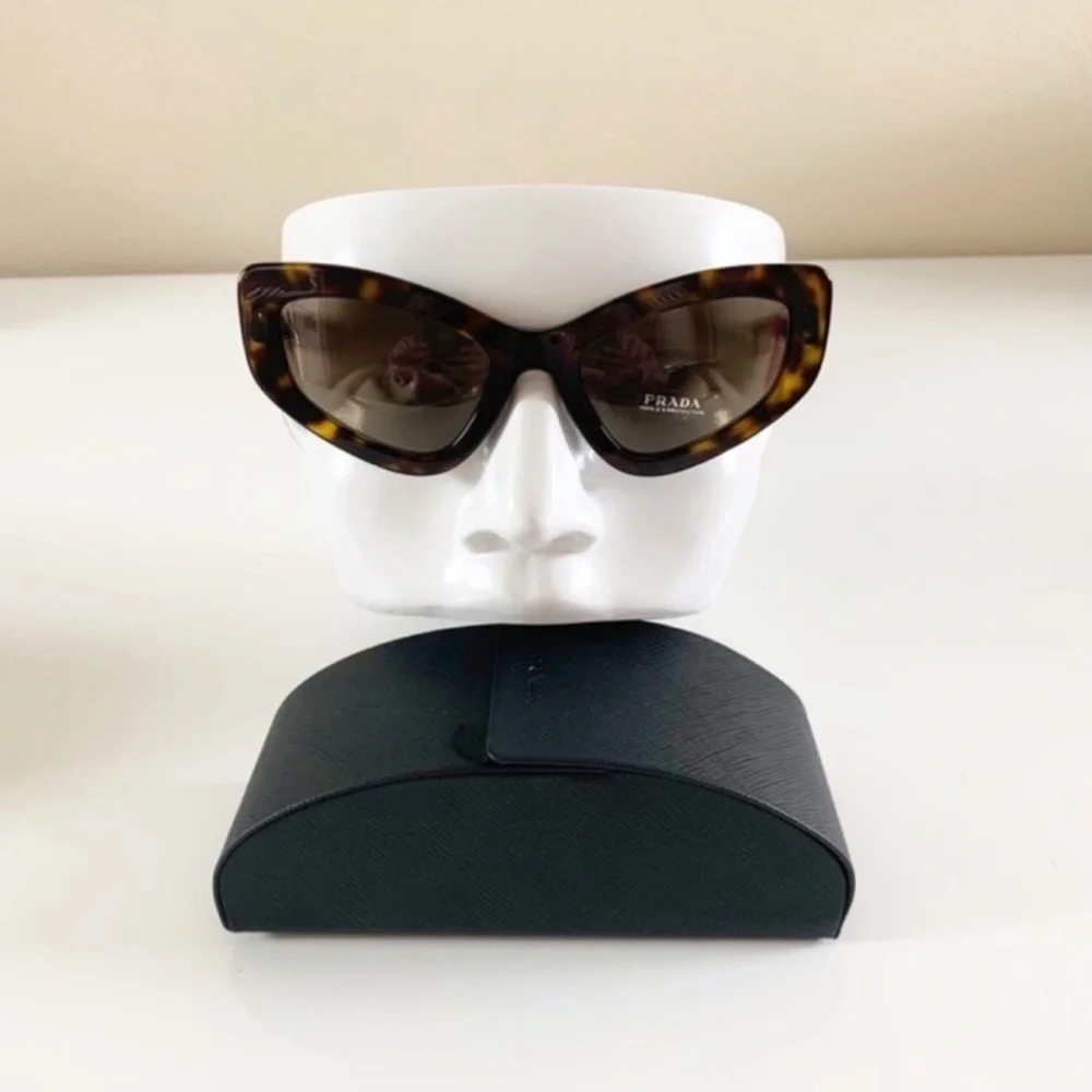 Free Prada Sunglasses, New - Picture 6 of 10